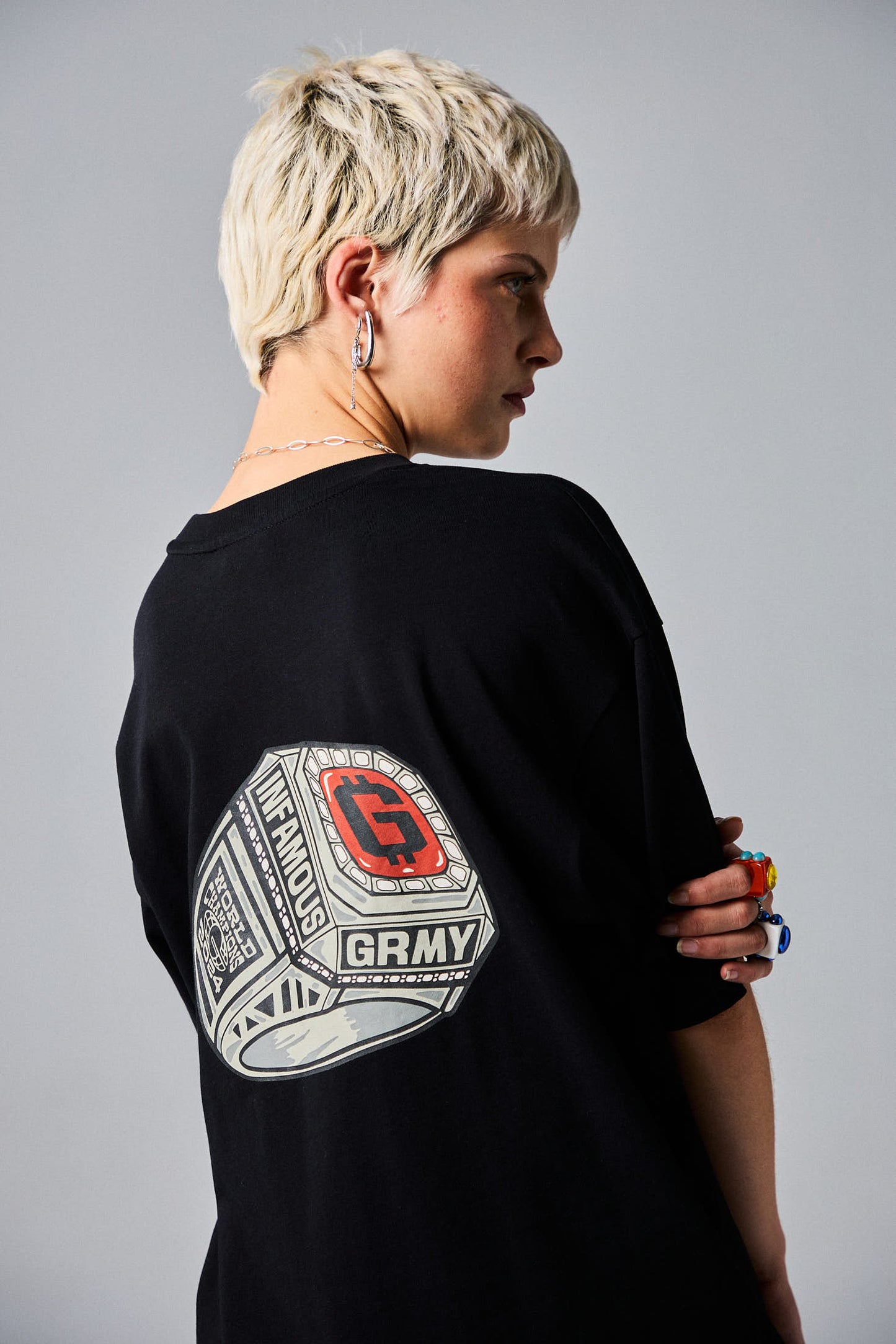 DEEPER REGULAR TEE BLACK