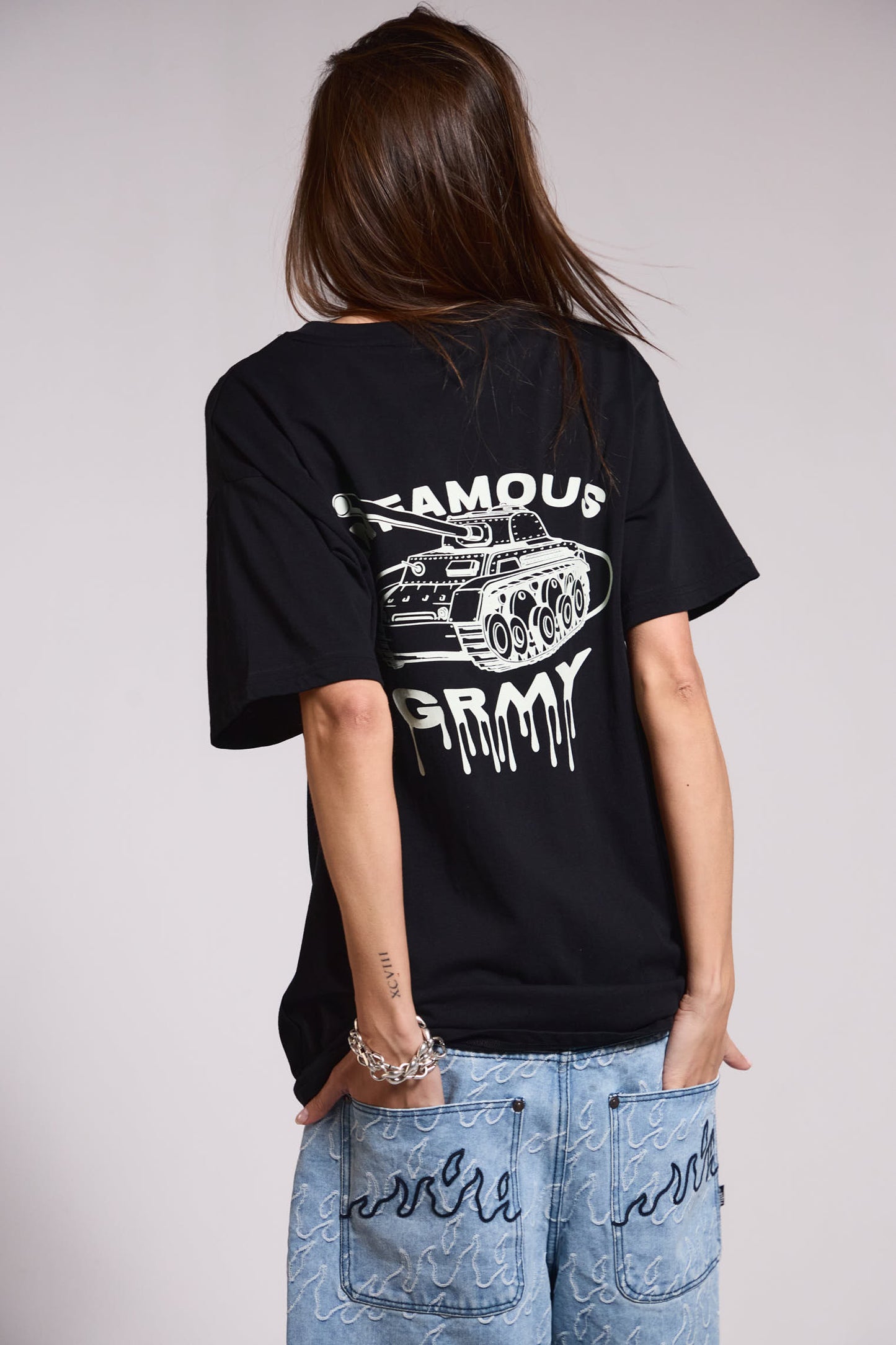THE THINK TANK REGULAR TEE BLACK