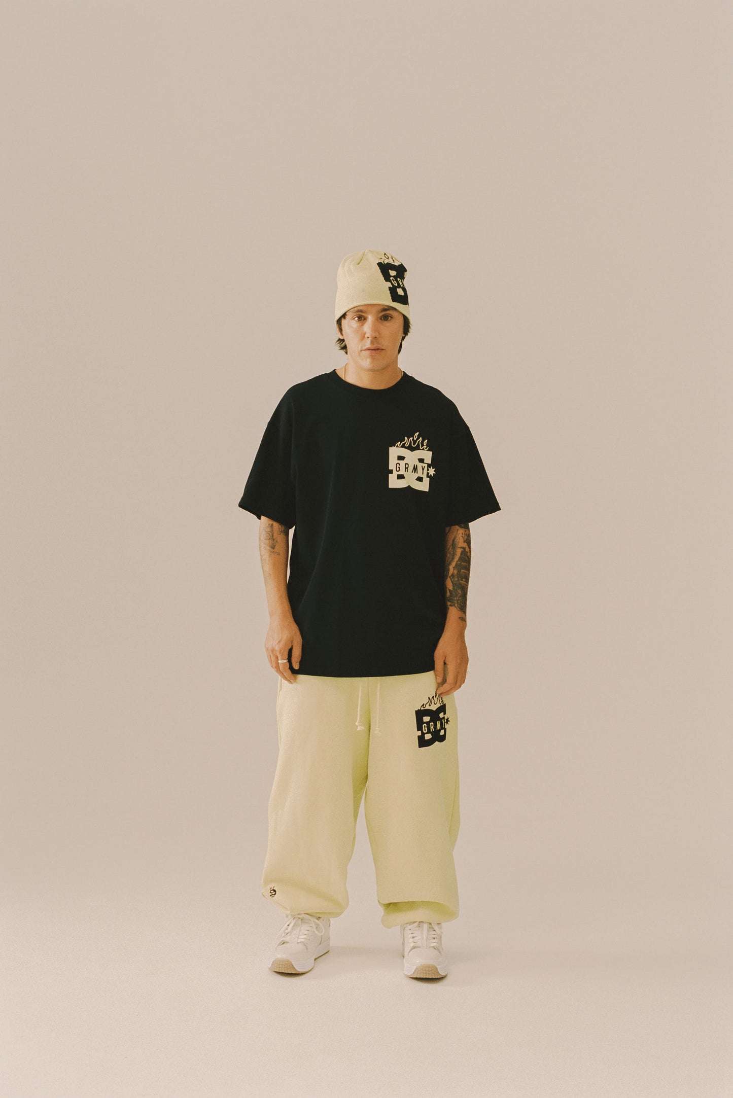 THE SWARM DC SHOES X GRIMEY RAW HONEY REGULAR TEE BLACK