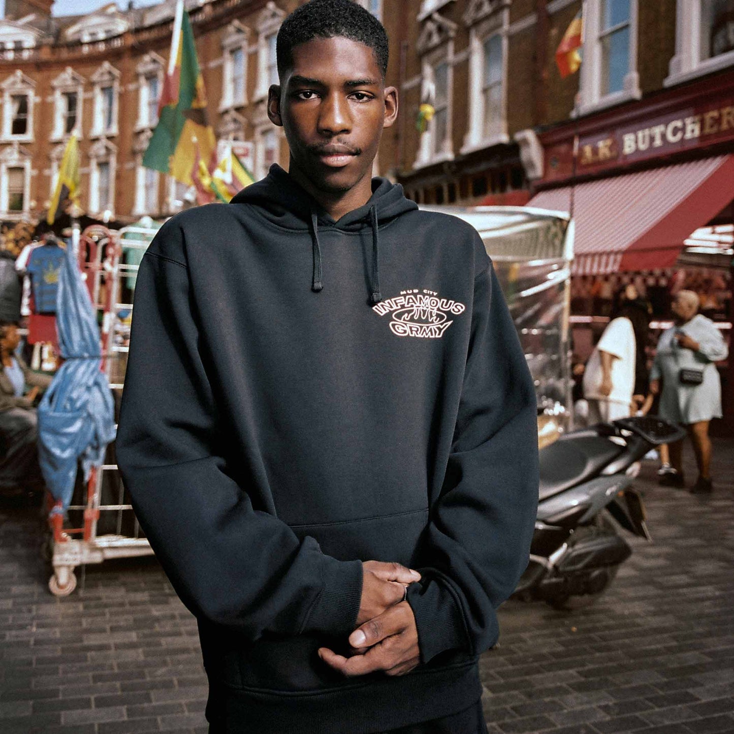 MADRID THE CONNOISSEUR HEAVYWEIGHT HOODIE BLACK