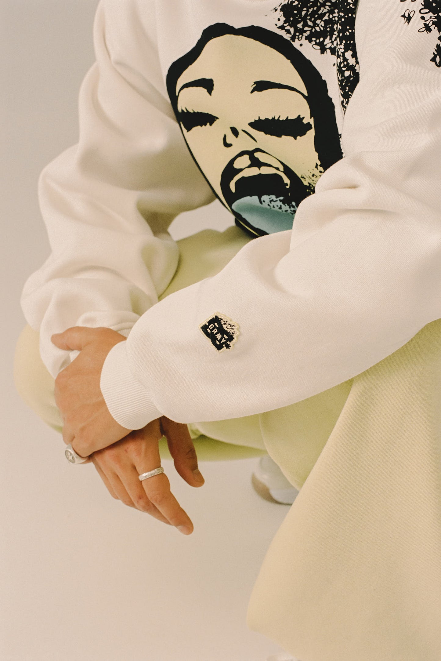 THE SWARM DC SHOES X GRIMEY RAW HONEY VINTAGE CREWNECK OFF WHITE